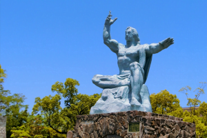 原爆 原子爆弾 長崎 平和祈念像